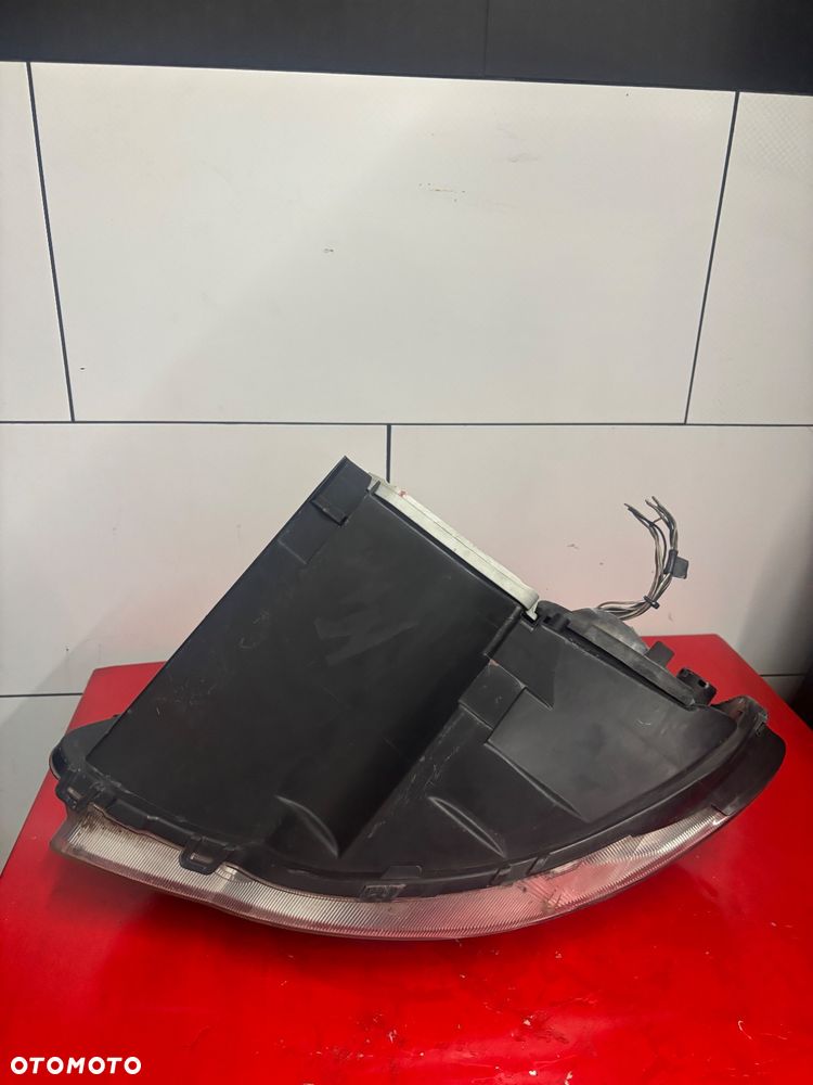 CHRYSLER VOYAGER IV 4 LAMPA PRAWY PRZOD PRZEDNIA - 6