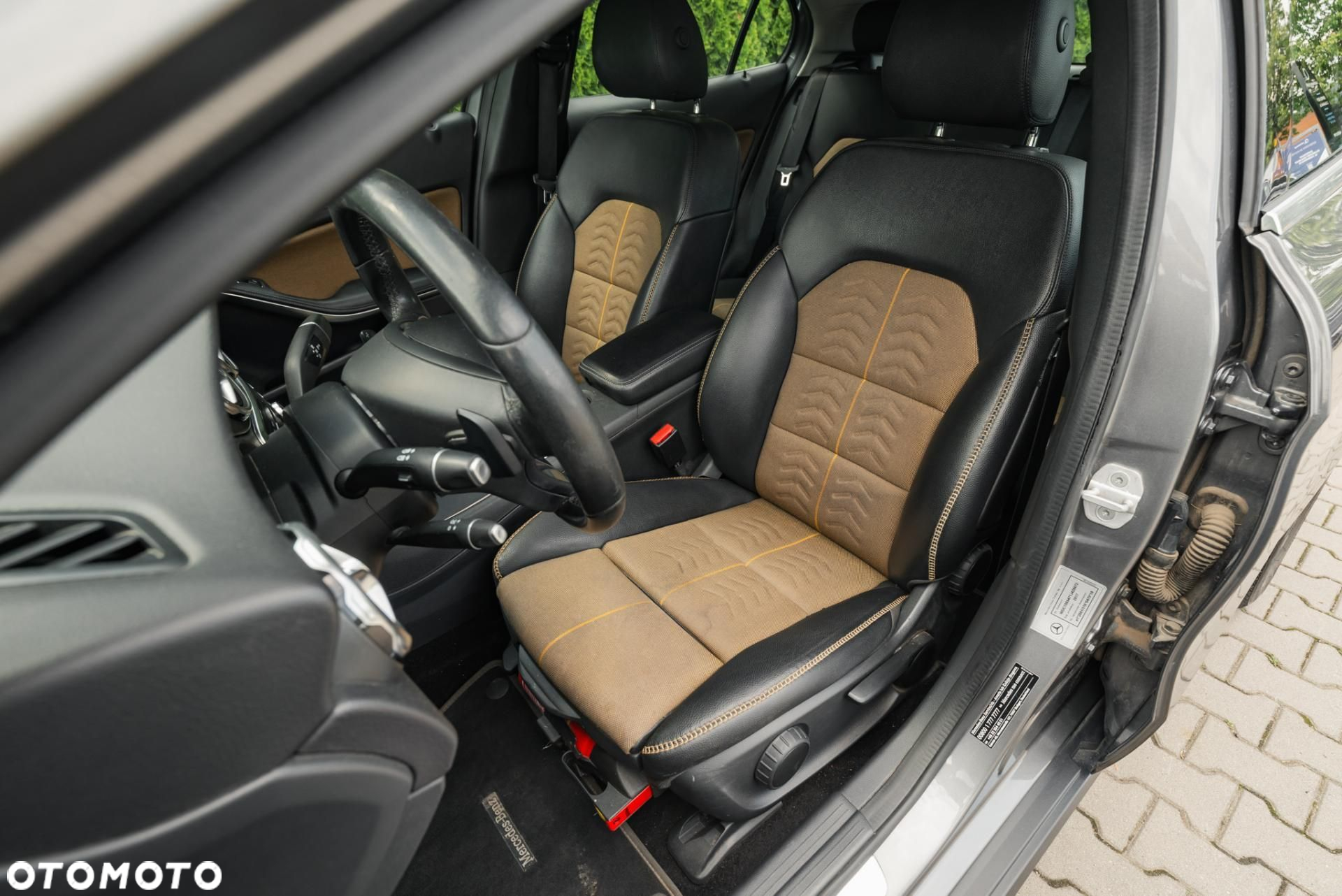 Mercedes-Benz GLA - 12