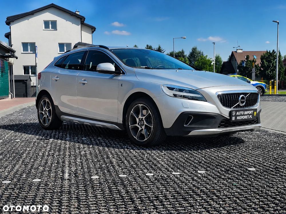 Volvo V40 T3 Drive-E R-Ocean Race - 3