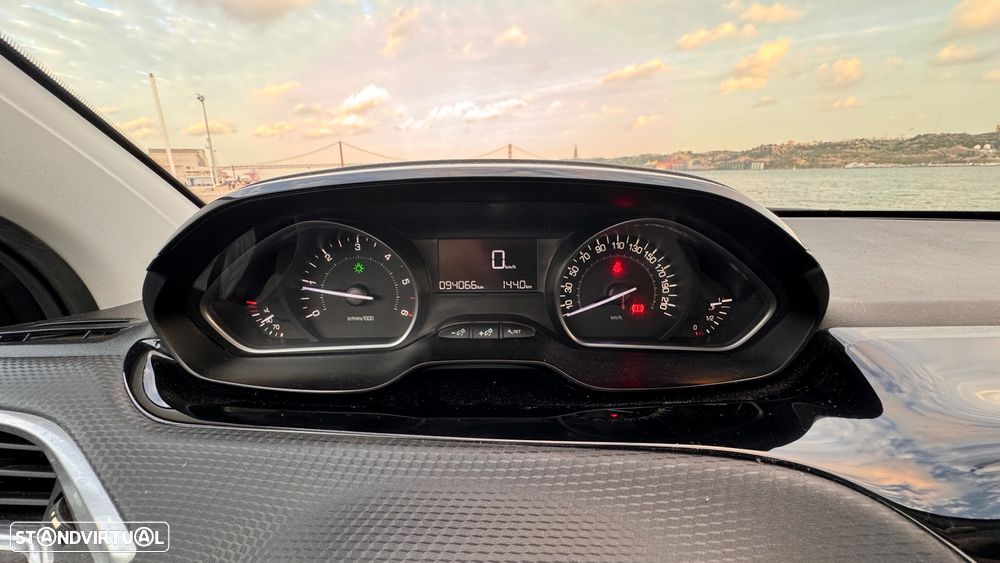 Peugeot 208 1.6 BlueHDi Style - 7