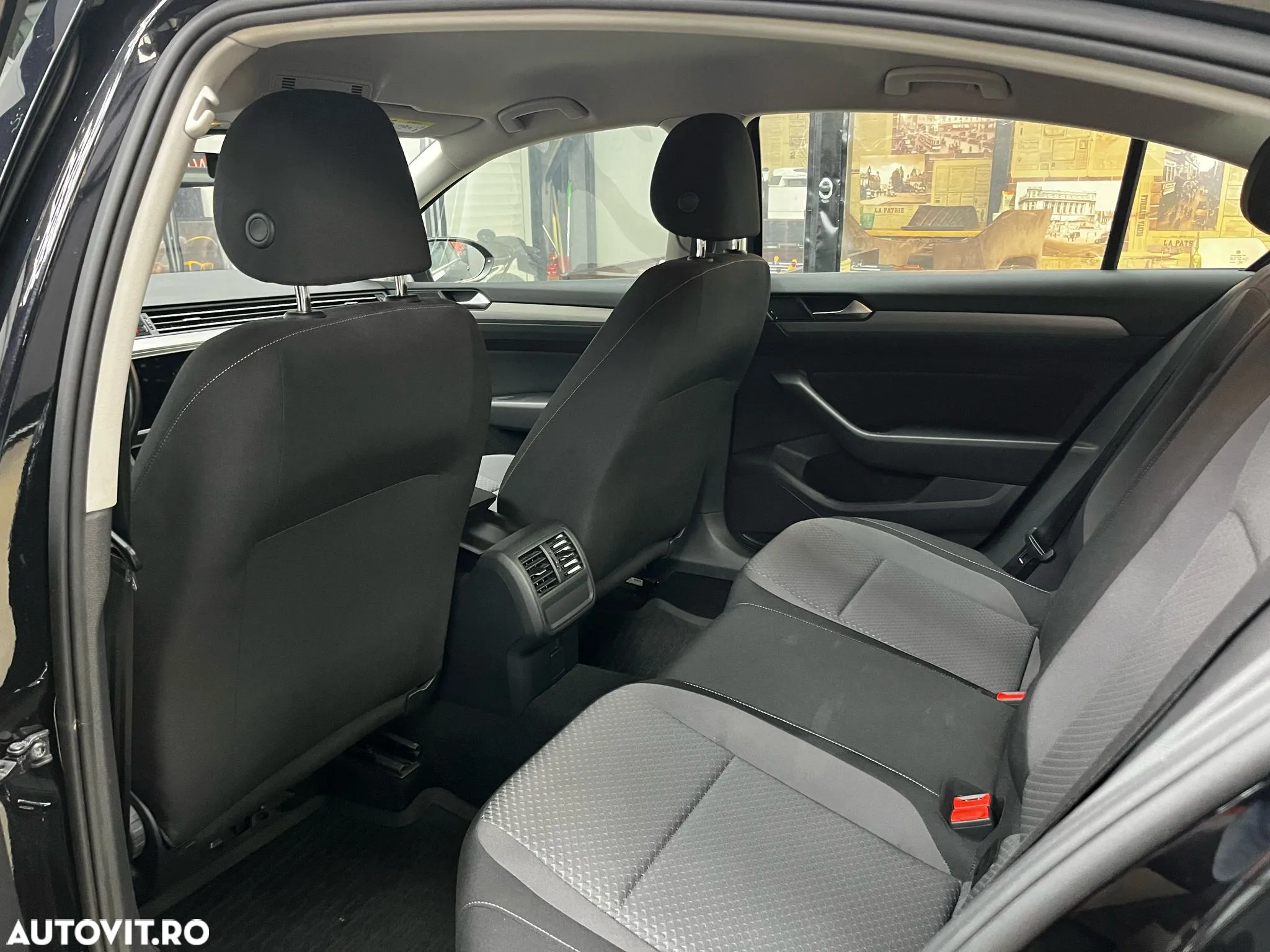Volkswagen Passat - 22