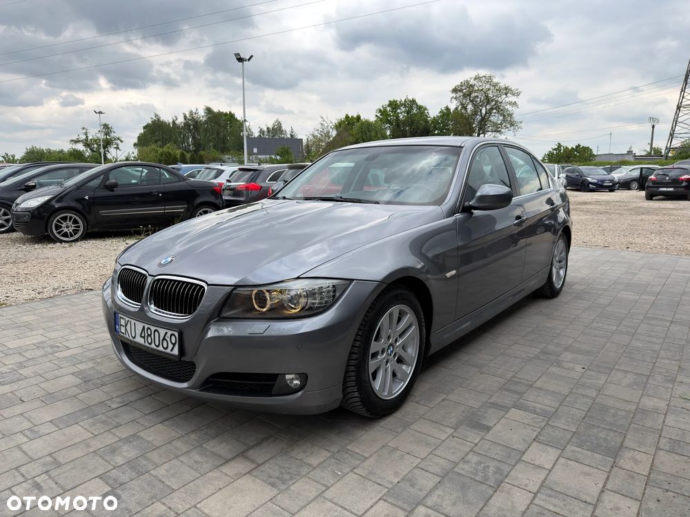 BMW Seria 3 325i Edition Exclusive - 17