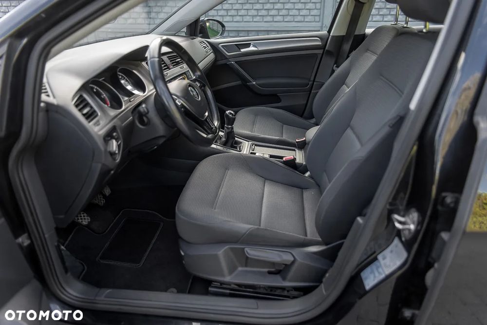Volkswagen Golf - 30
