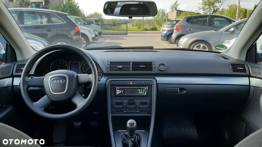 Audi A4 Limousine - 11