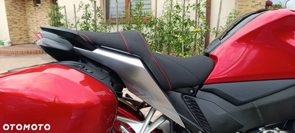 Honda VFR - 24
