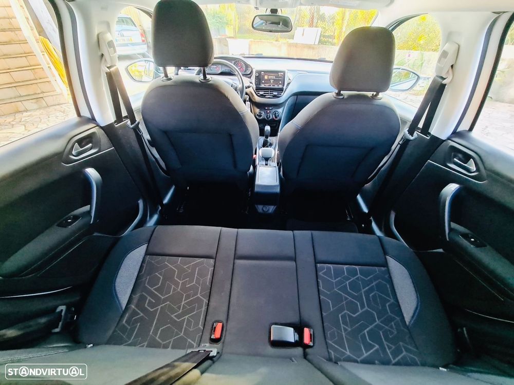 Peugeot 2008 1.2 PureTech Style - 15