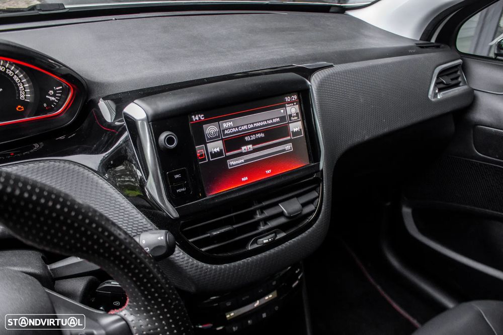 Peugeot 2008 1.2 PureTech GT Line - 21