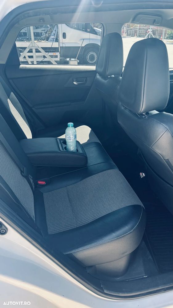 Toyota Auris - 4