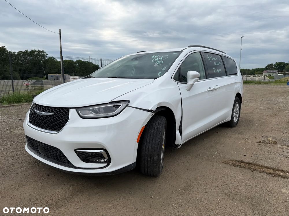 Chrysler Pacifica - 2