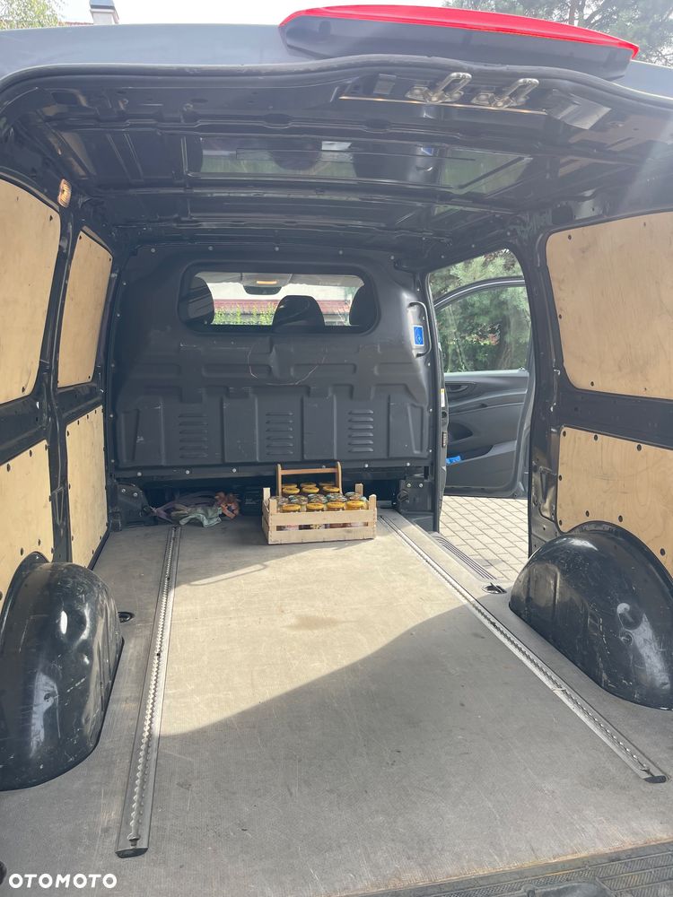 Mercedes-Benz Vito - 12
