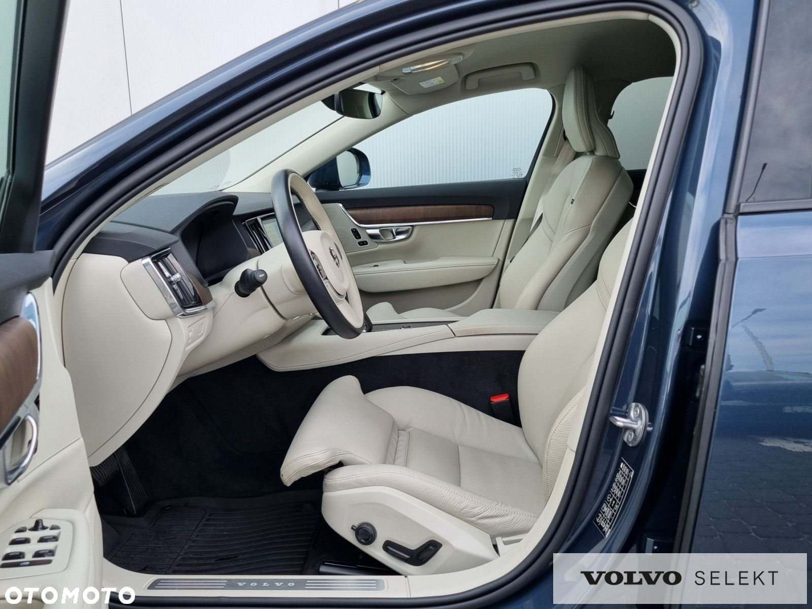 Volvo V90 Cross Country - 11