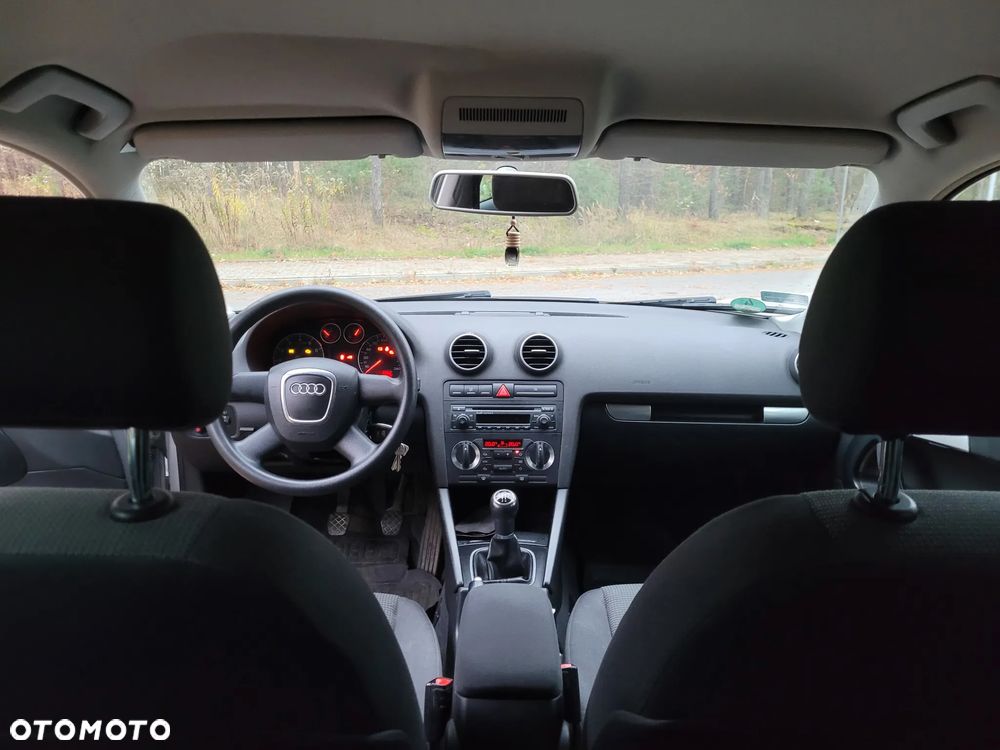 Audi A3 3-drzwiowe 1.6 Ambiente - 10