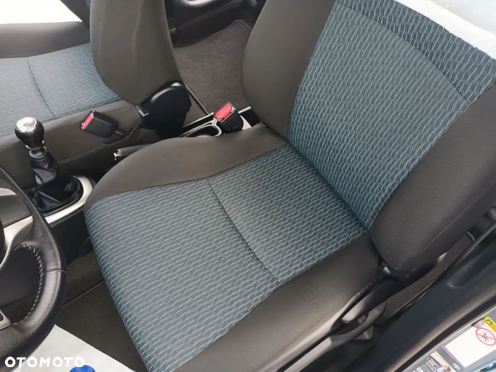 Toyota Yaris 1.33 VVT-i Executive - 26