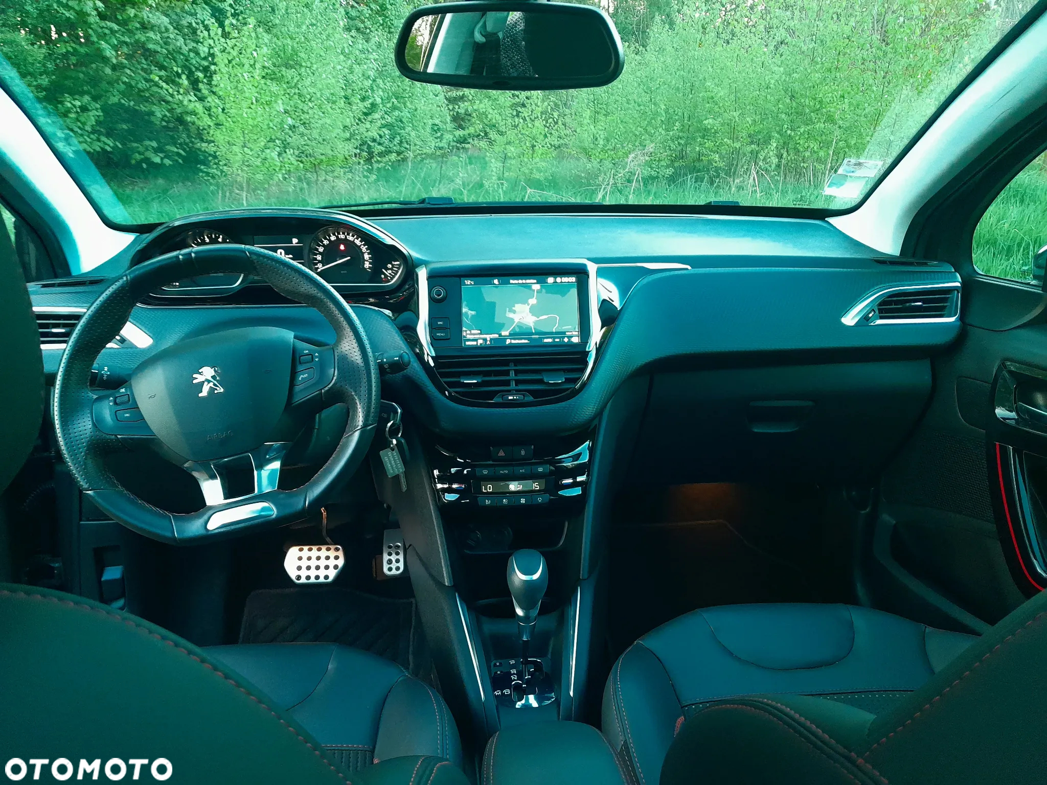 Peugeot 208 - 32