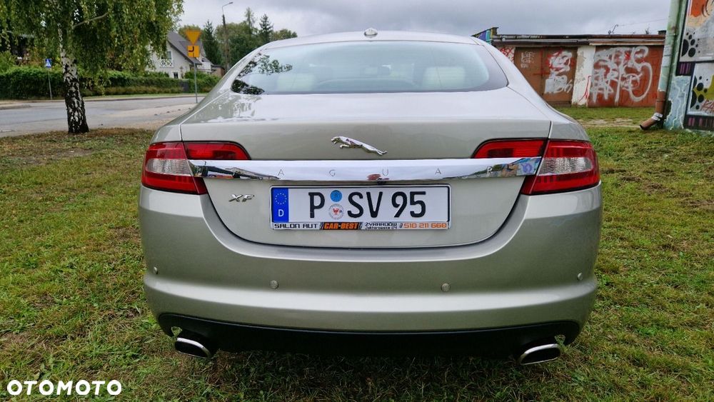 Jaguar XF 3.0 V6 Diesel Sportbrake - 9