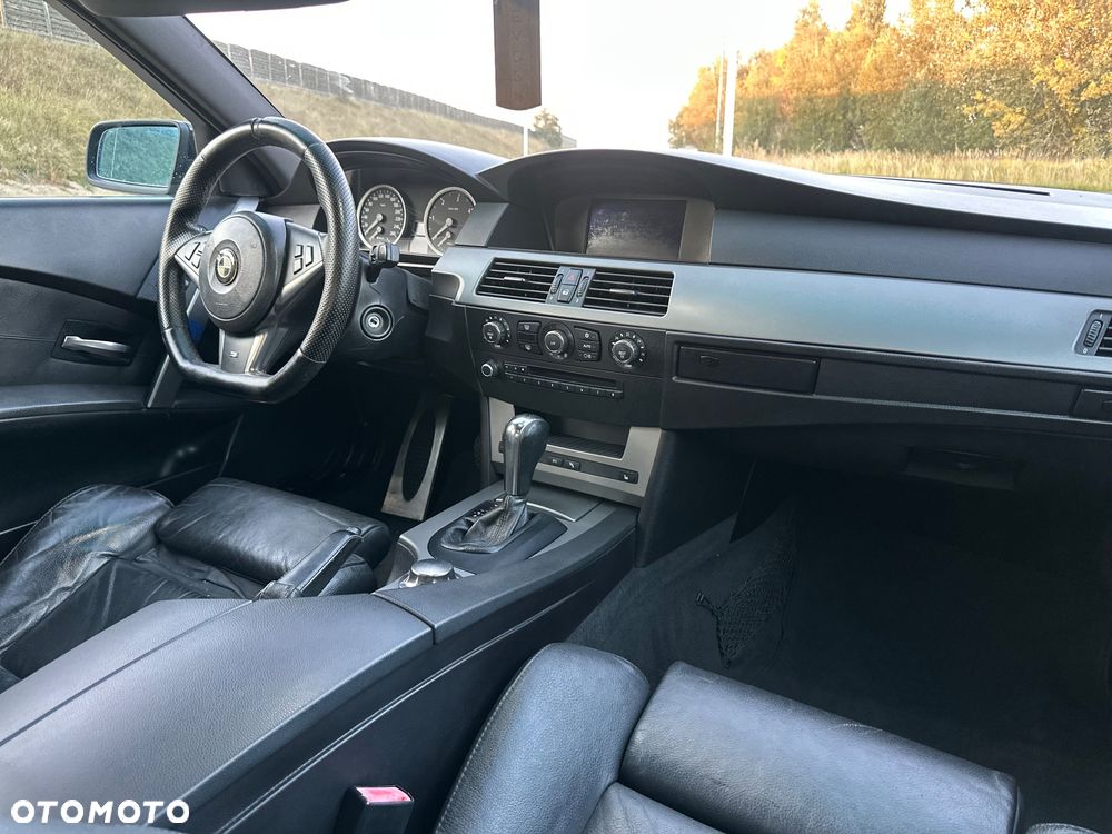 BMW Seria 5 525d - 10