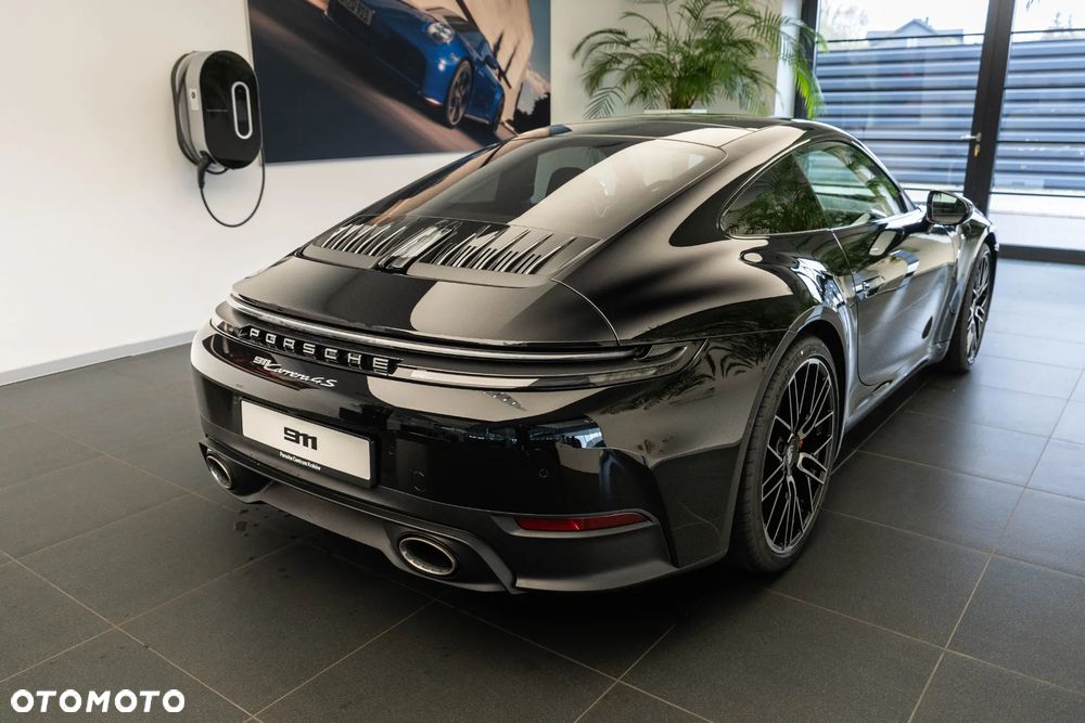 Porsche 911 Carrera 4S - 3