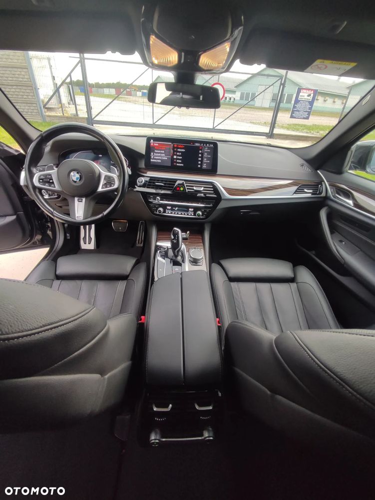 BMW Seria 5 530d xDrive M Sport Edition - 18