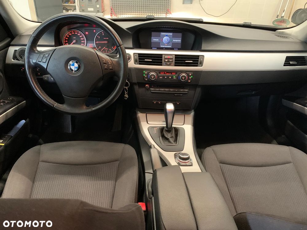 BMW Seria 3 318i - 5