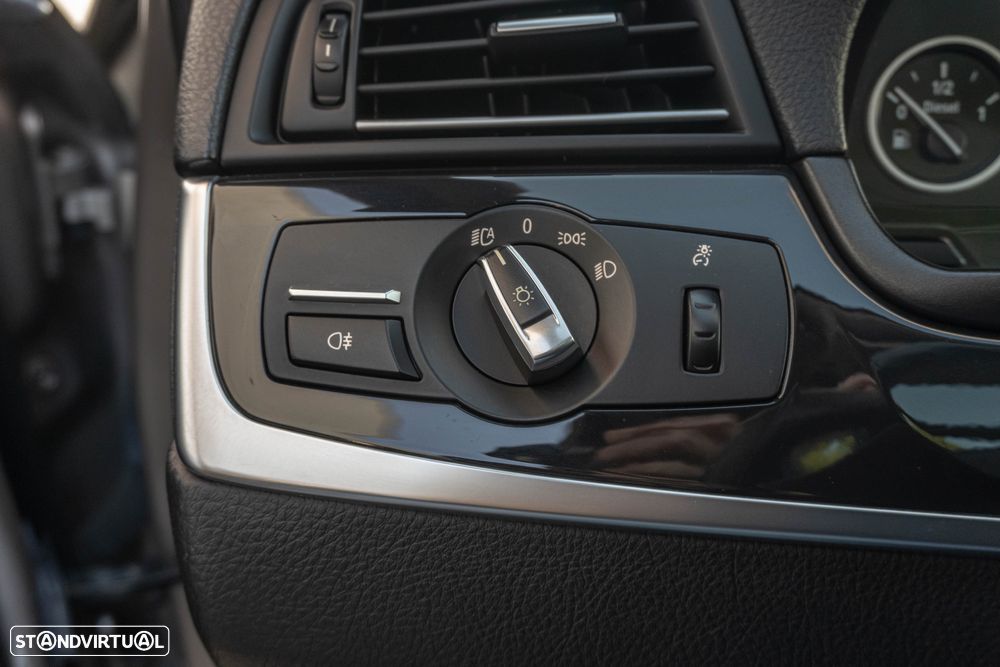 BMW 520 d Luxury Line - 12