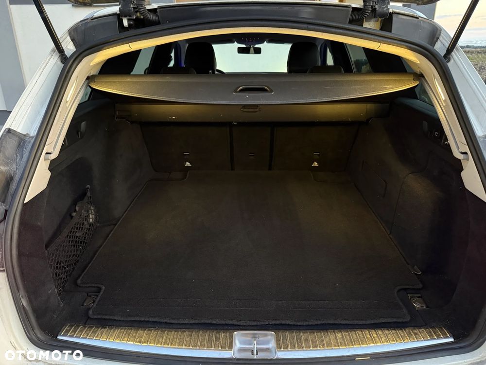 Mercedes-Benz Klasa E 200 d T 9G-TRONIC Avantgarde - 13