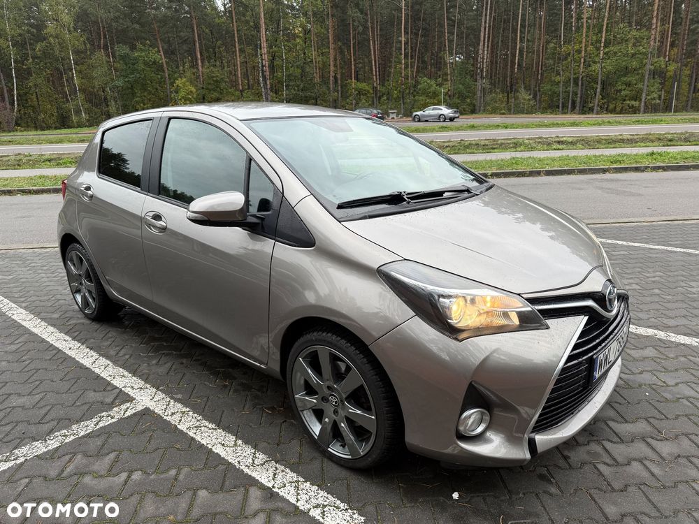Toyota Yaris Hybrid 100 Selection Passion - 6