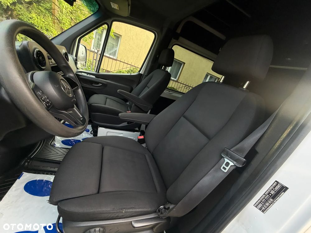 Mercedes-Benz SPRINTER - 11