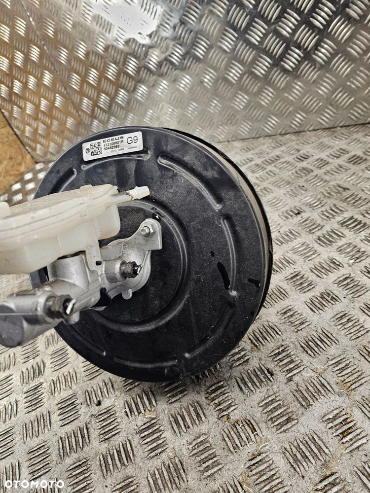 serwo hamulcowe renault trafic iii 472108651r - 3