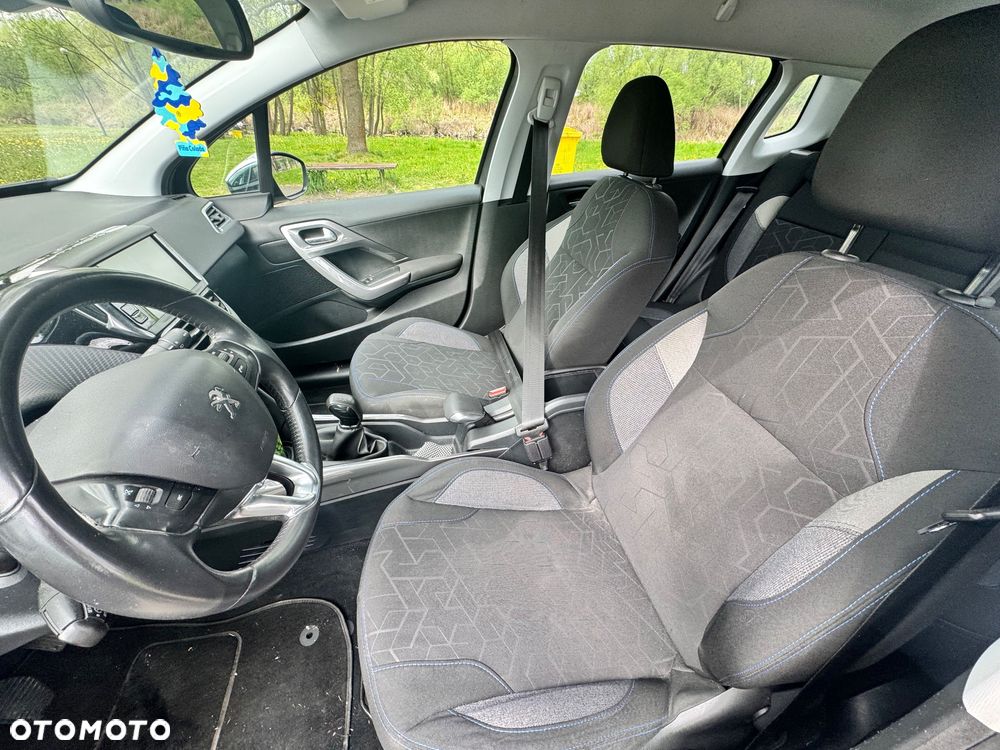 Peugeot 2008 1.6 BlueHDi Style - 20
