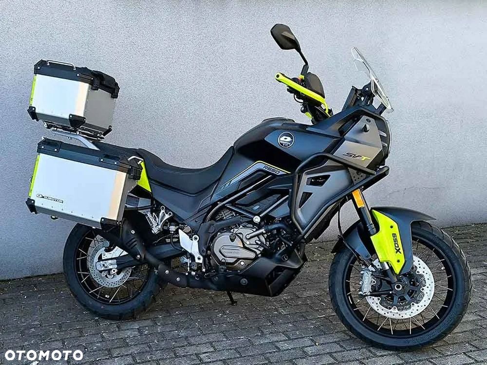QJMOTOR SVT 650X - 6