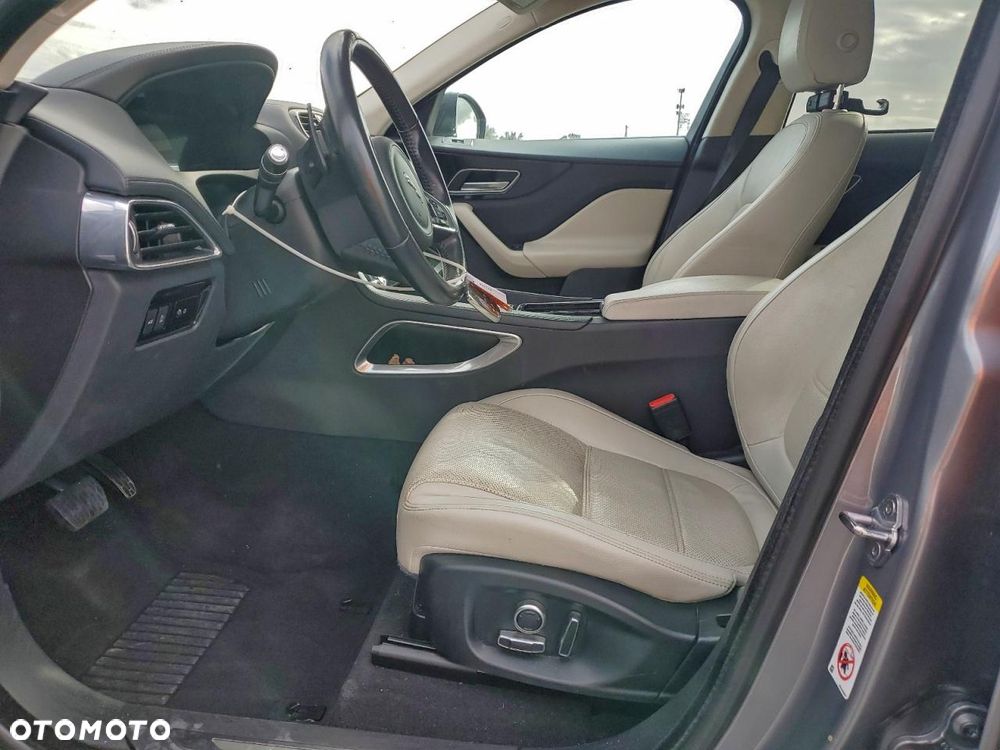 Jaguar F-Pace 30t AWD Prestige - 7