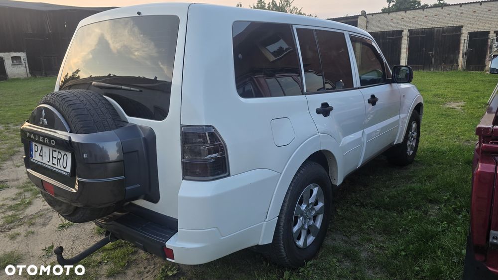 Mitsubishi Pajero - 4