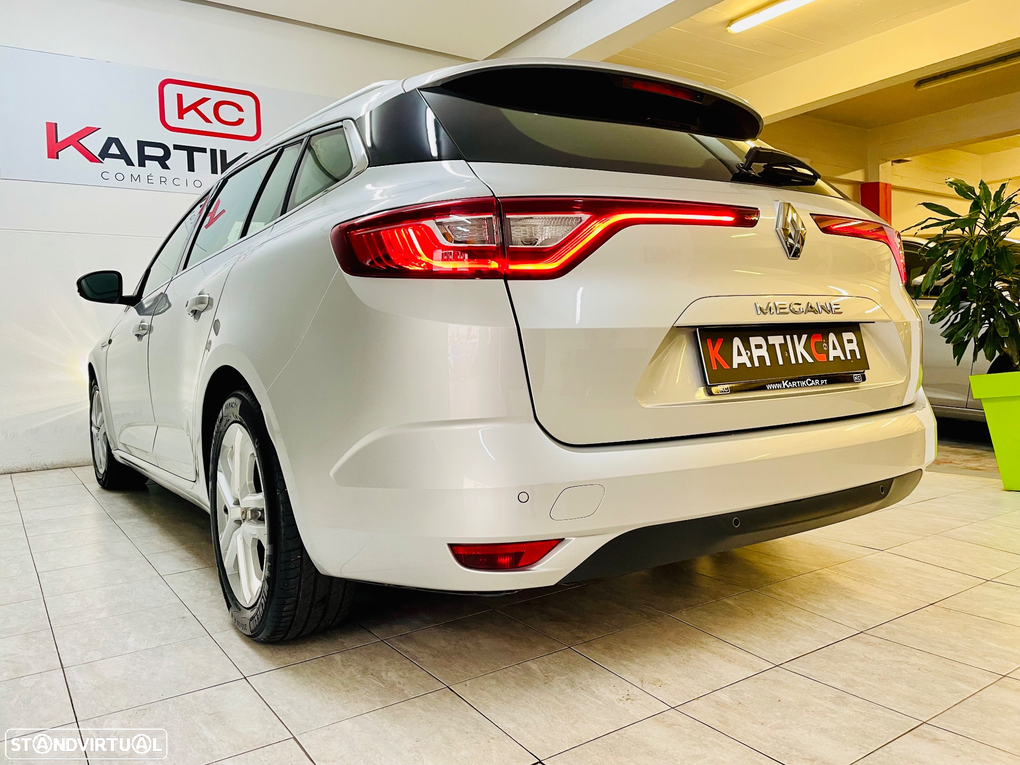 Renault Mégane Sport Tourer BLUE dCi 115 INTENS - 9