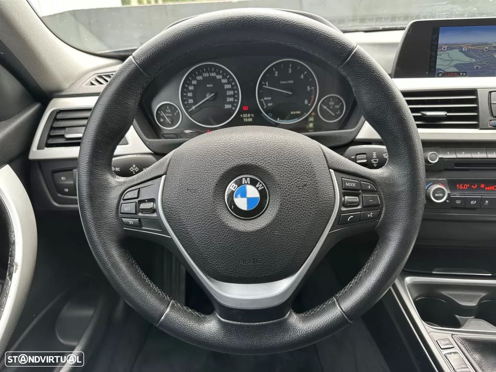 BMW 320 d EfficientDynamics Line Sport - 29