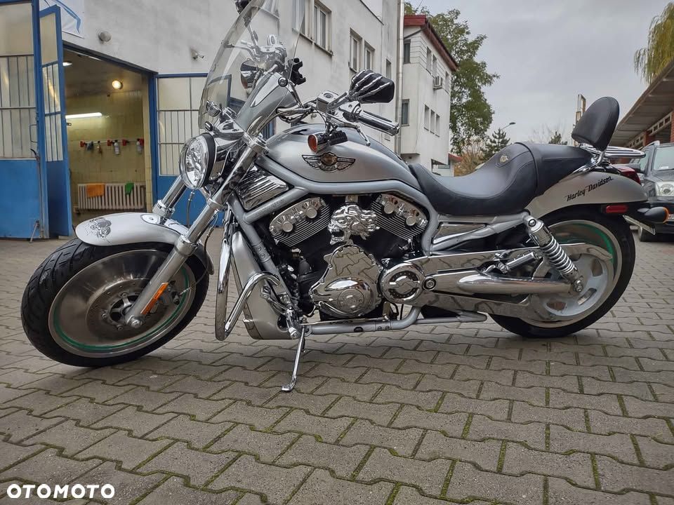 Harley-Davidson V-Rod Street Rod - 2