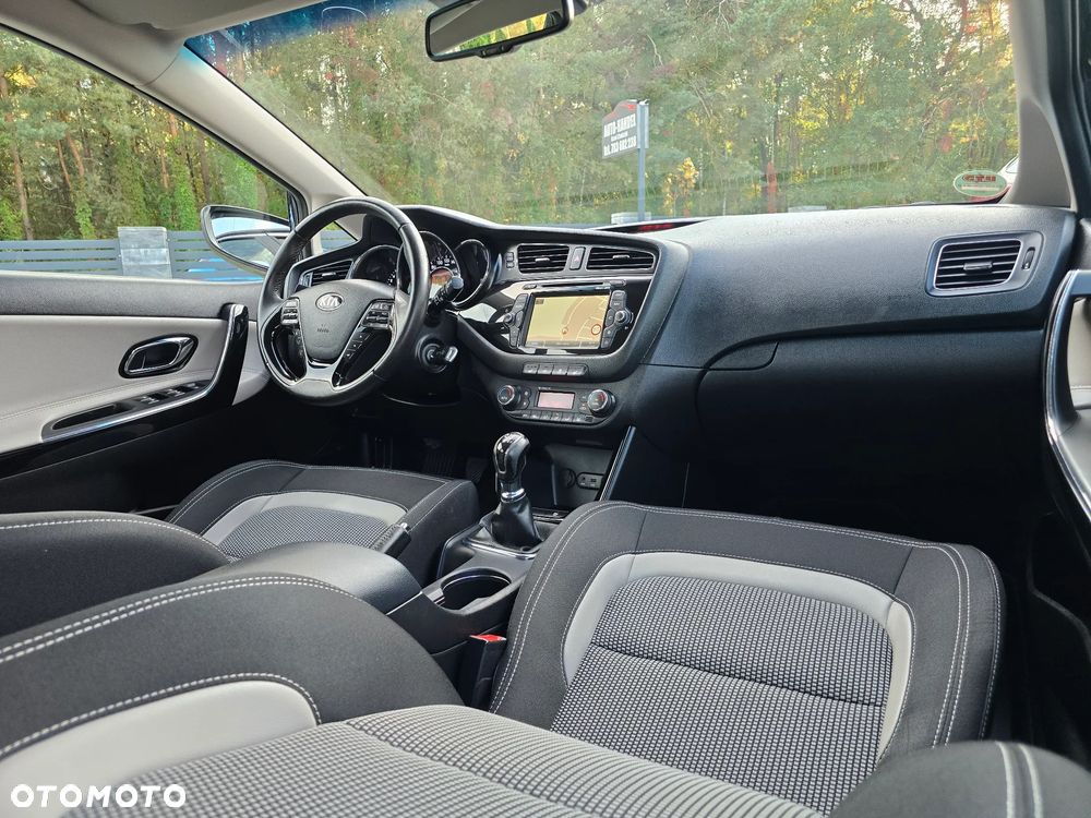 Kia Ceed 1.4 CVVT Dream Team Edition - 23