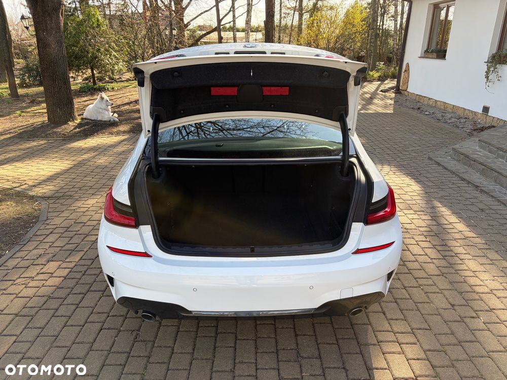 BMW Seria 3 318d M Sport - 15