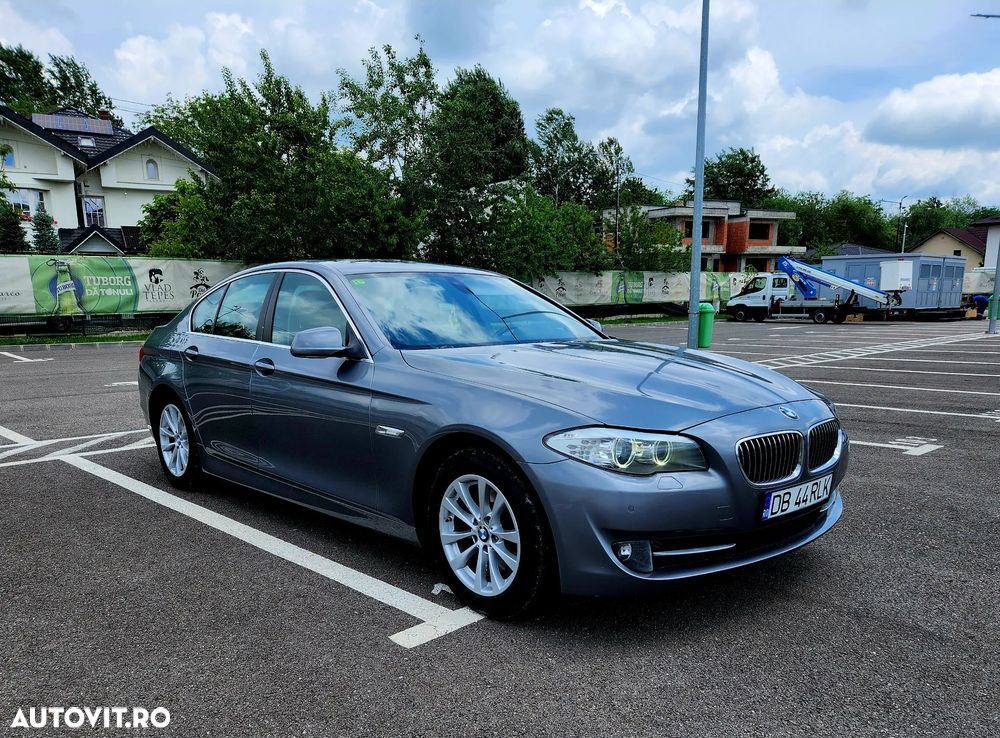 BMW Seria 5 525d Sport-Aut. - 1