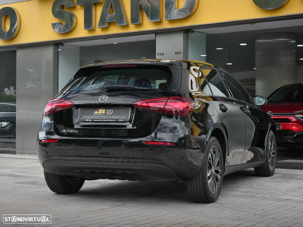 Mercedes-Benz A 250 e - 4