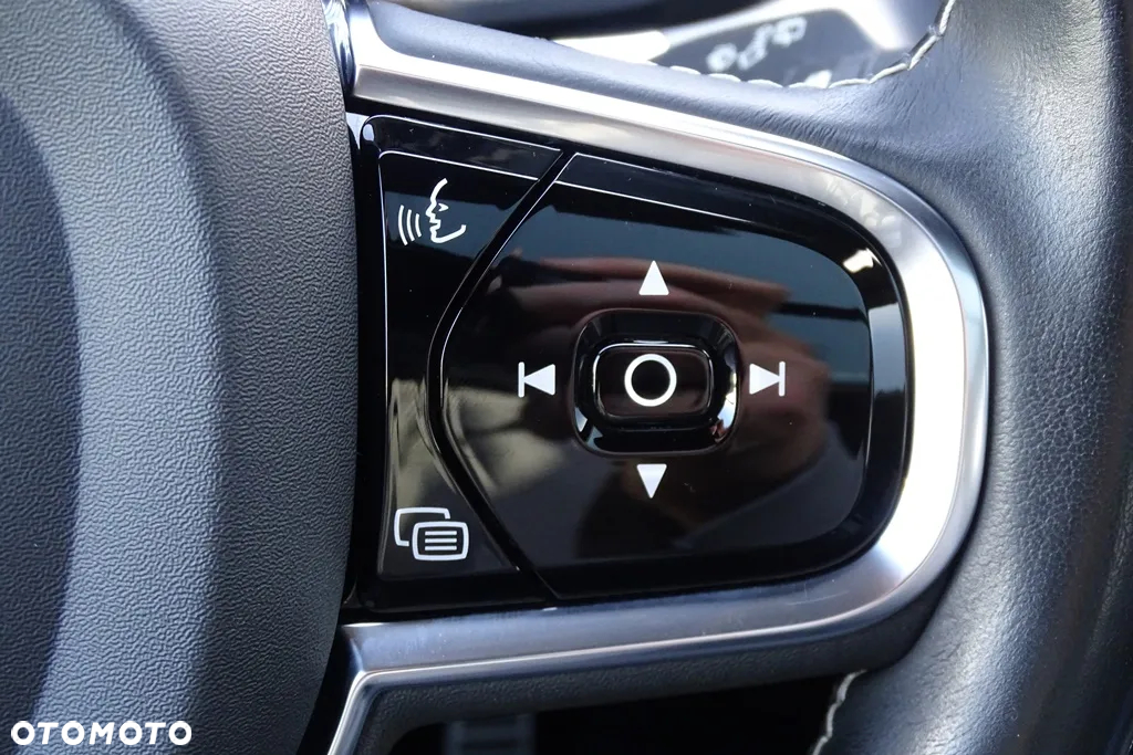 Volvo XC 60 T8 Twin Engine AWD Geartronic RDesign - 35