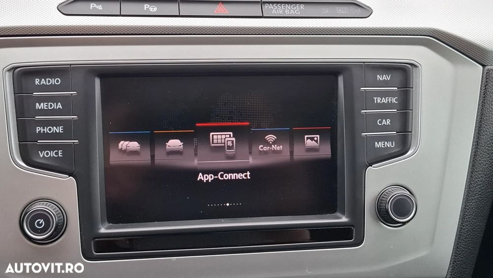 Volkswagen Passat 1.6 TDI (BlueMotion Technology) DSG Comfortline - 12