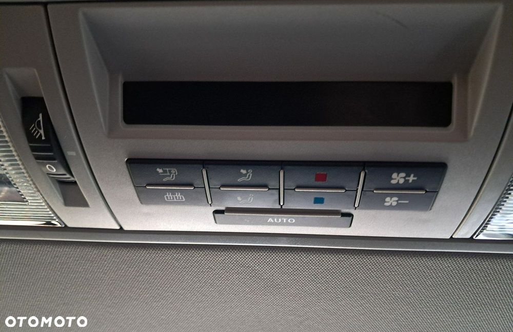 Volkswagen Caravelle 2.0 TDI L2 Comfortline 4Motion - 16