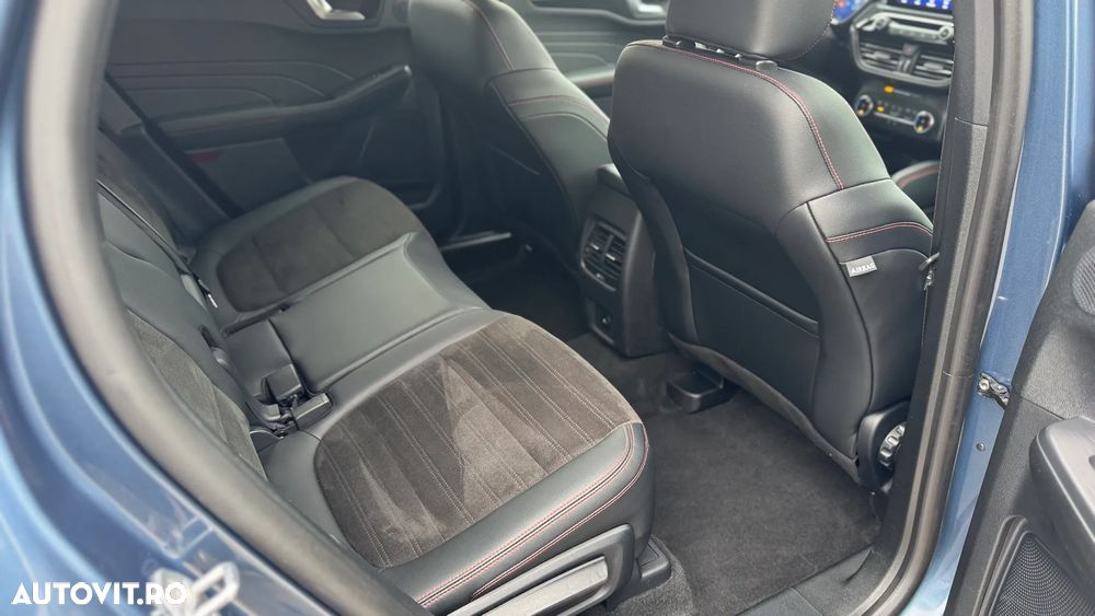 Ford Kuga 2.5 Duratec FHEV 4x4 ST-LINE X - 13