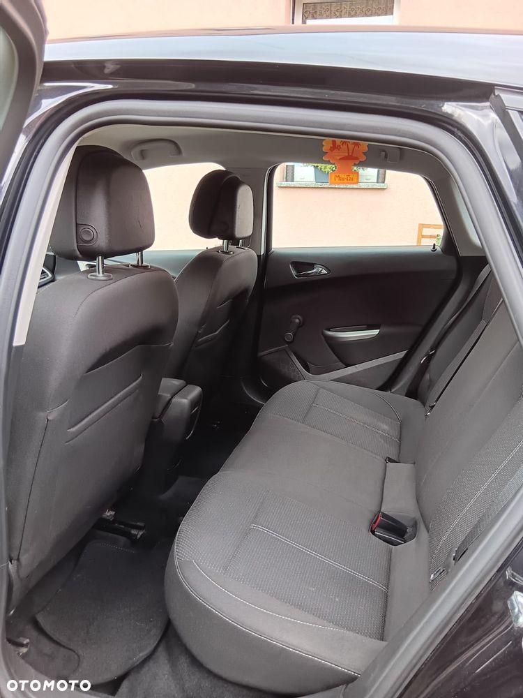 Opel Astra 1.4 T Sport - 9