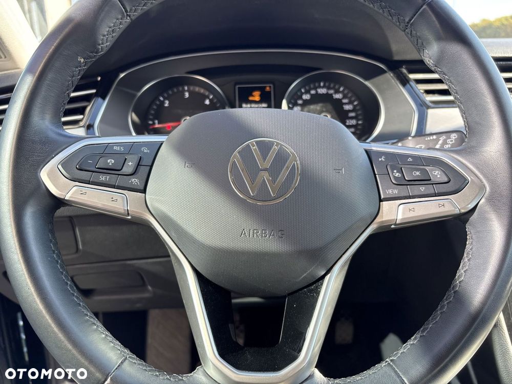 Volkswagen Passat - 21
