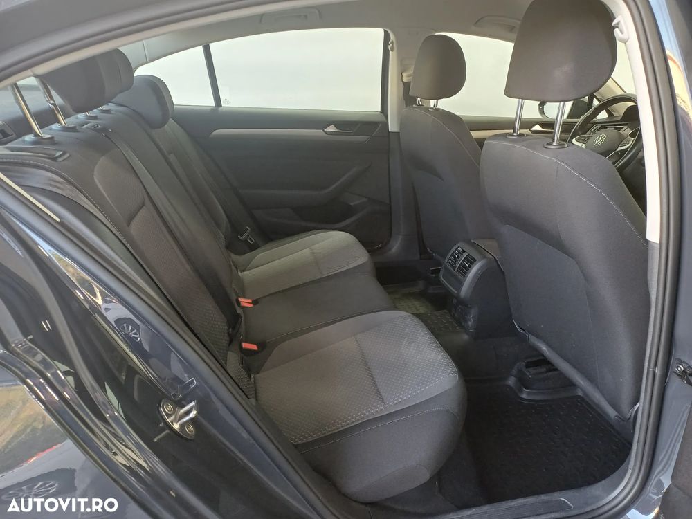 Volkswagen Passat 1.5 TSI ACT DSG Trendline - 27