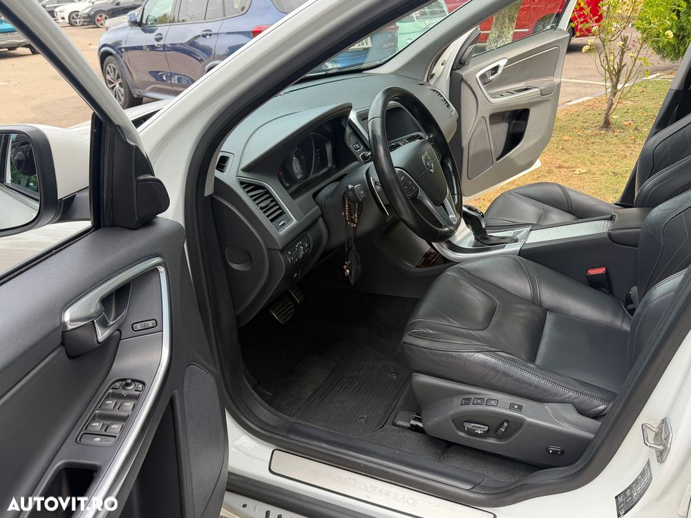 Volvo XC 60 D5 AWD Geartronic Ocean Race - 19