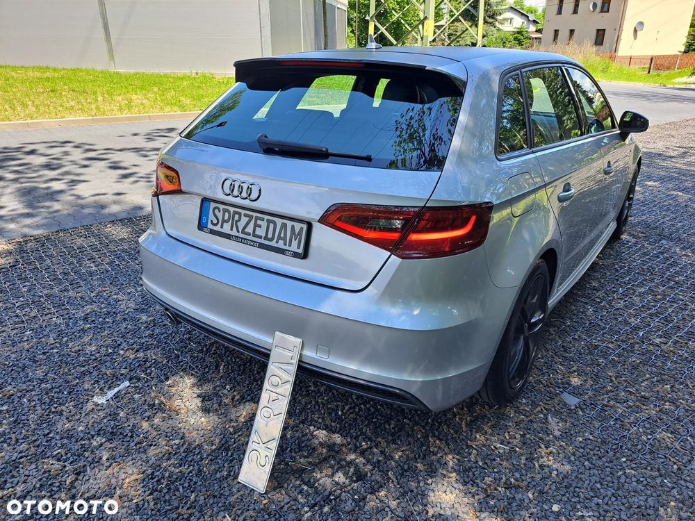 Audi A3 Sportback 1.6 TDI DPF S line Sportpaket - 25