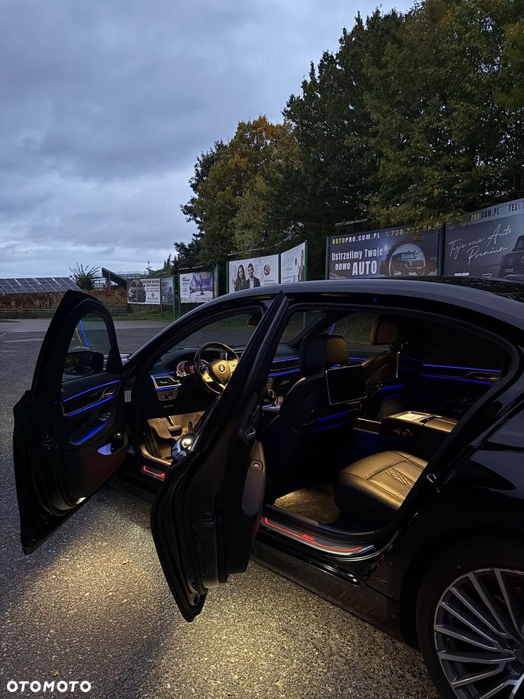 BMW Seria 7 730d xDrive mHEV - 5