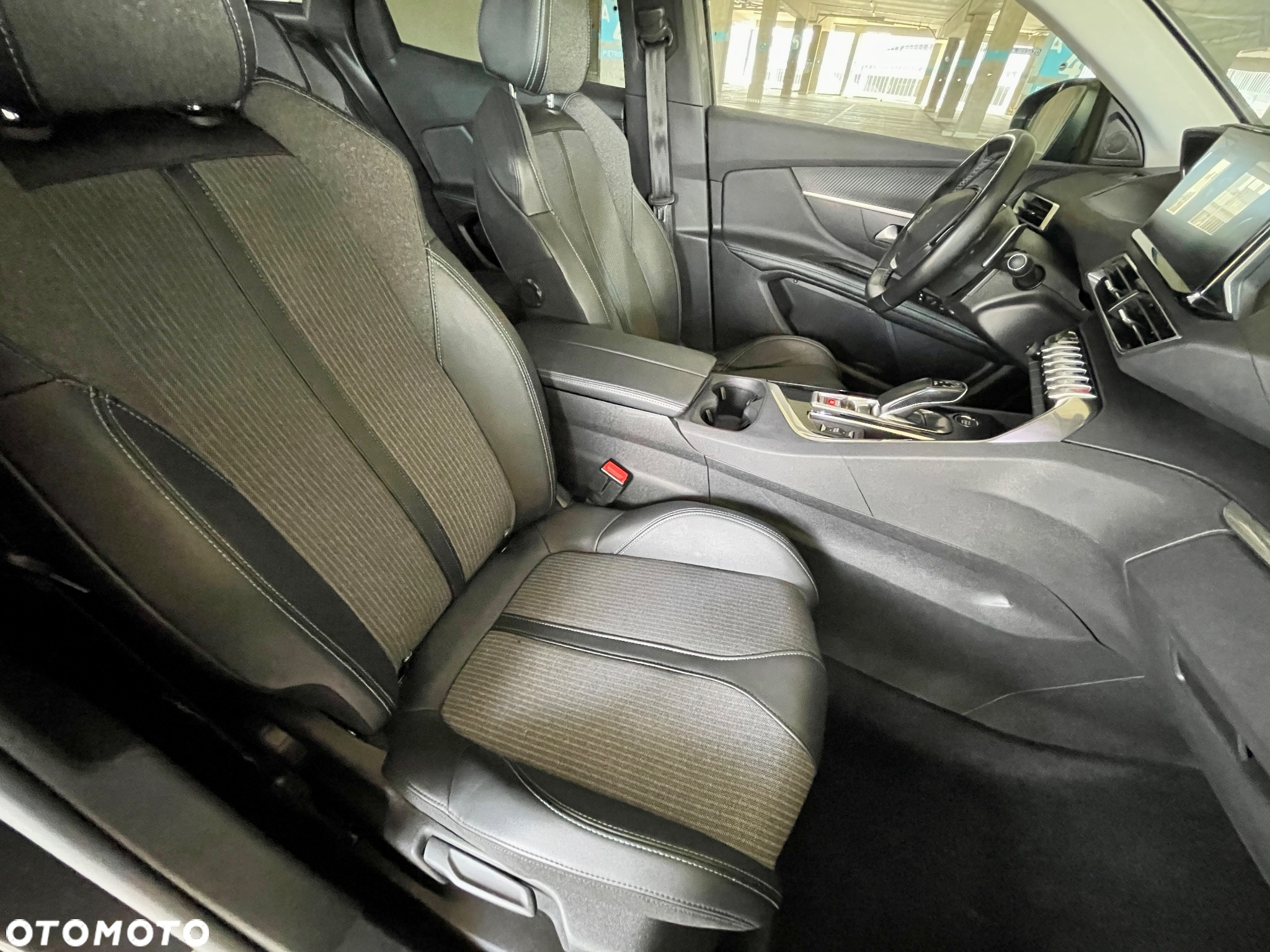 Peugeot 3008 Hybrid 225 e-EAT8 Allure - 20